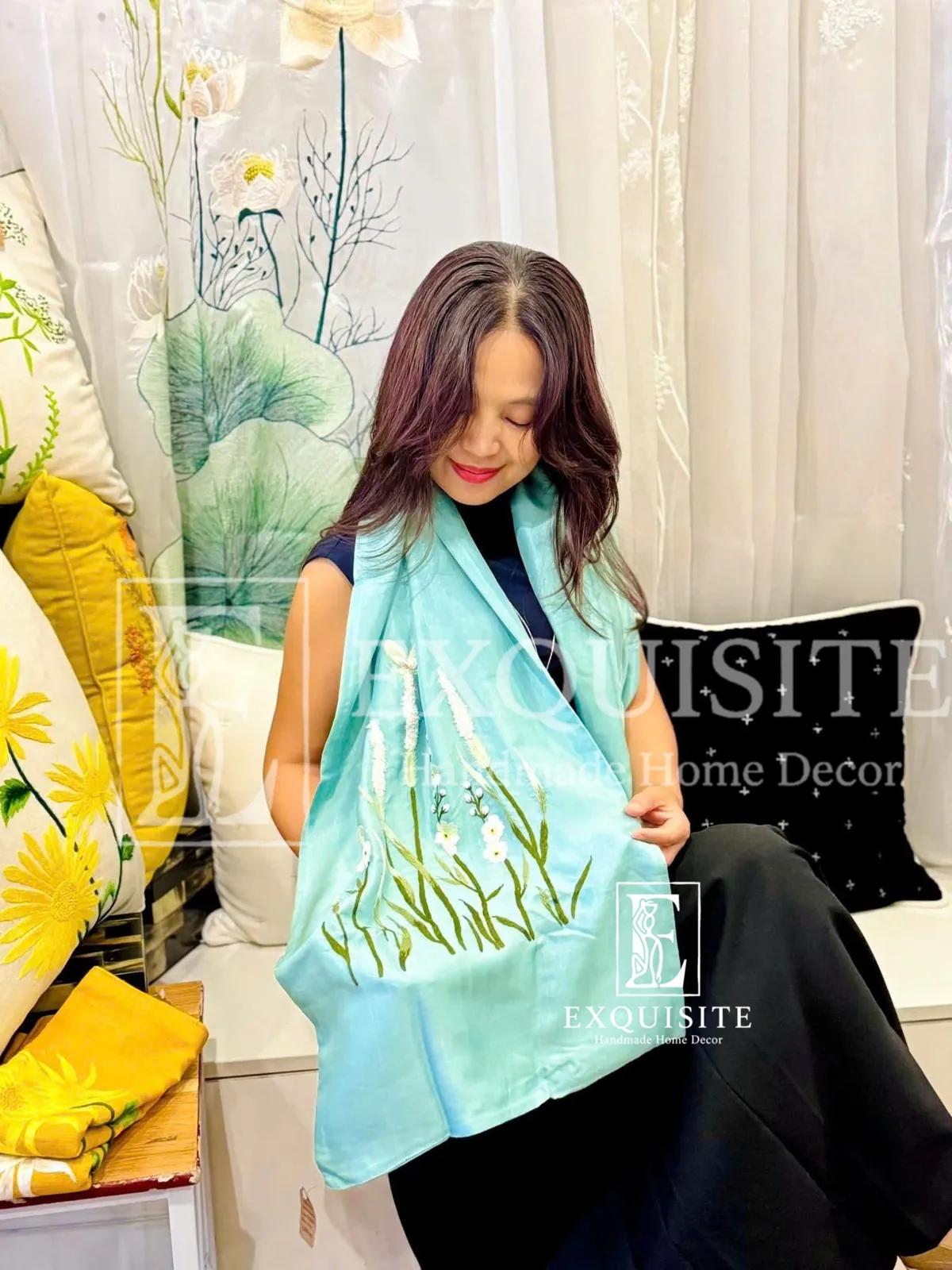 Khăn quàng cổ thêu tay nhung lụa tơ tằm cao cấp-Scarf hand embroidery on silk&velvet ảnh thu nhỏ 17