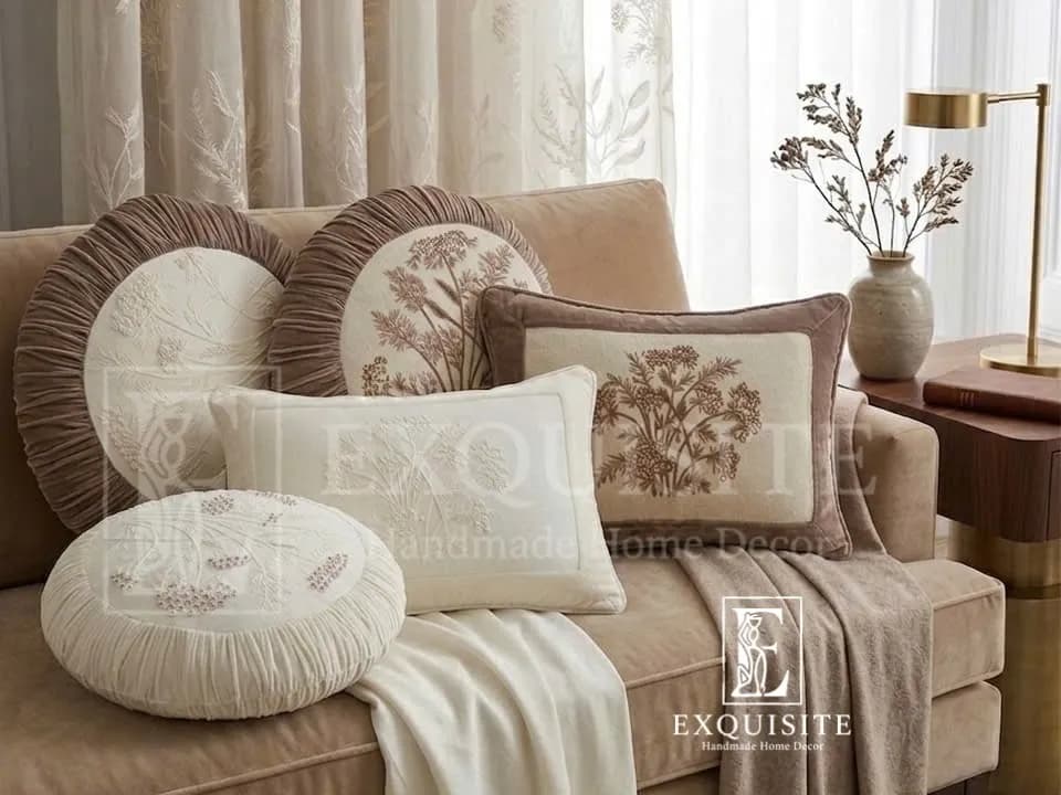 Combo 2 gối tròn nhung thêu tay và gối 30x40 nhung thêu tay-Vevet combo 2 round & 30x40