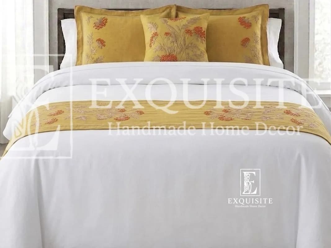Bed runner mẫu cụm hoa cỏ bông lau rơi- Tấm phủ cuối giường thêu tay linen