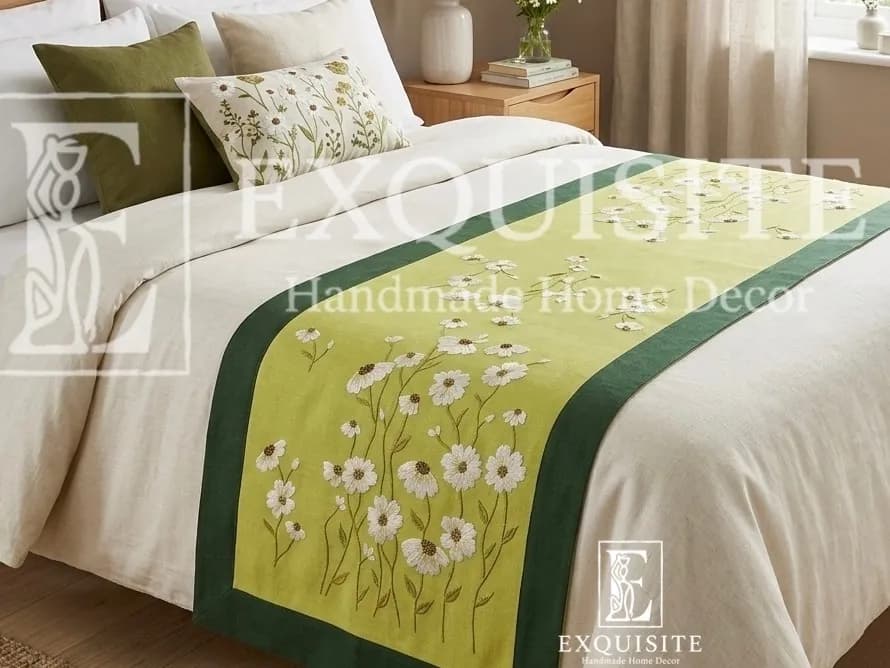 Bed runner - mẫu cúc họa mi tông xanh cốm- Tấm phủ cuối giường thêu tay linen