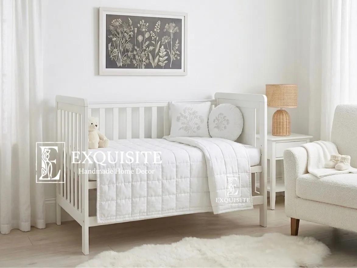 Chăn em bé khâu tay nhung cao cấp tông trắng - Baby quilt handmade — Sản phẩm độc bản
