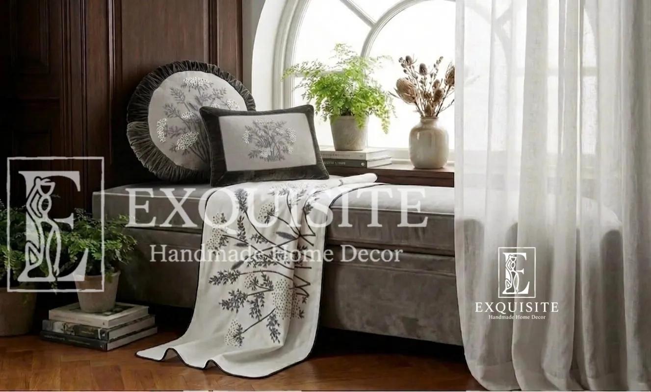 Combo 2 gối tròn nhung thêu tay và gối 30x40 nhung thêu tay-Vevet combo 2 round & 30x40 ảnh thu nhỏ 11