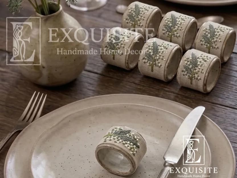 Nhẫn khăn ăn thêu tay- napkin ring/holder