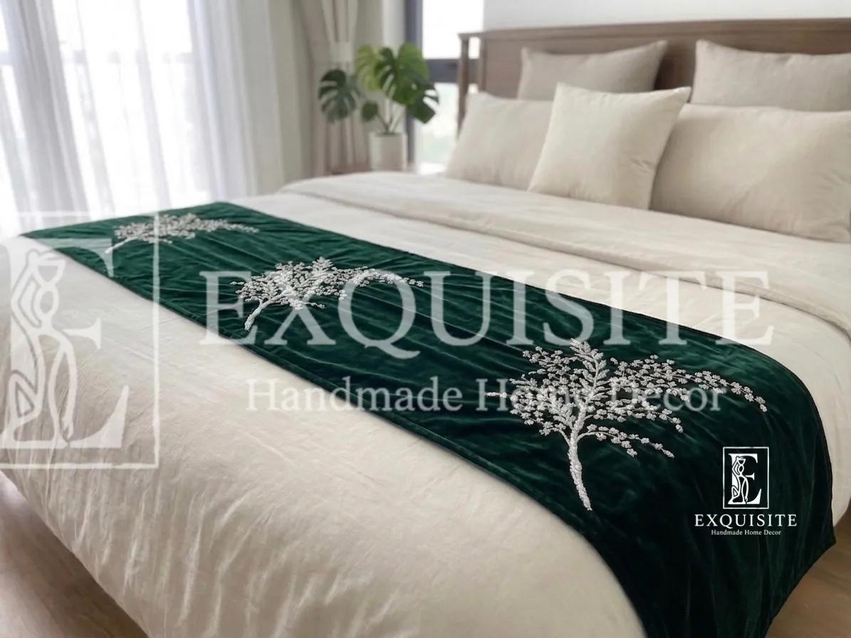 BED RUNNER- phủ cuối giường thêu tay nhung cao cấp - mẫu hoa cành lá chỉ bạc-tông xanh lá