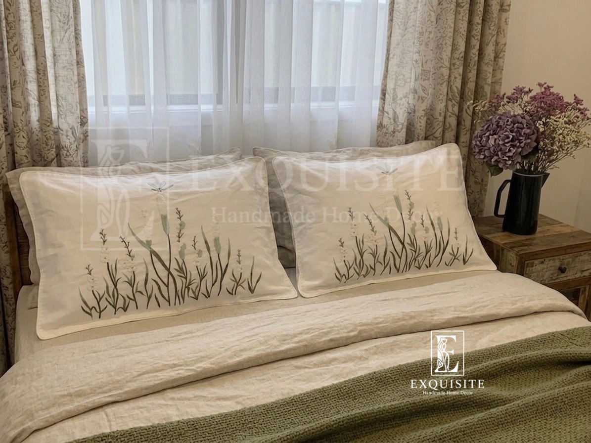 Pillow case with hand embroidery - Gối ngủ thêu tay — Exclusive Piece