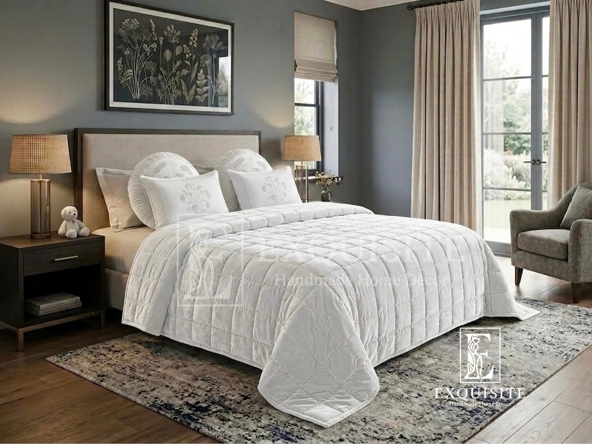 Velvet bed cover w.hand stitching- Chăn nhung khâu tay
